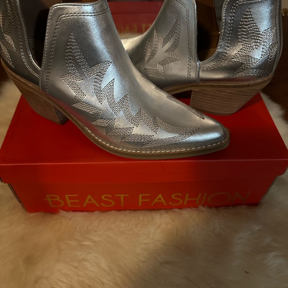 BEAST FASHION Metallic Silver Ankle Booties